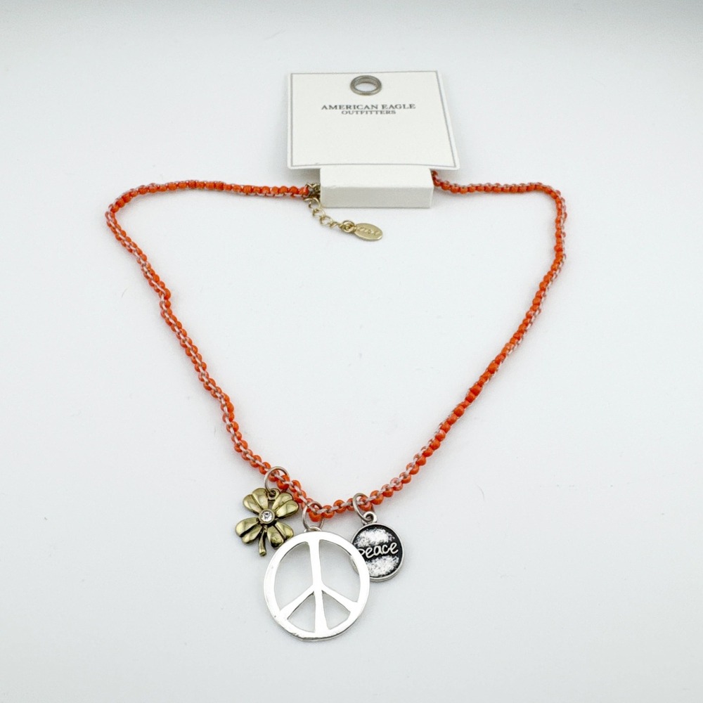 NEW American Eagle Outfitters Beaded‎ Peace Sign Clover Peace Charm Necklace